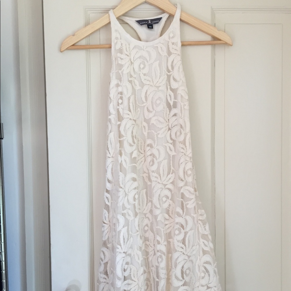 Alexa Admor lace dress size xs